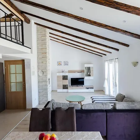 Marica Supetarska Draga